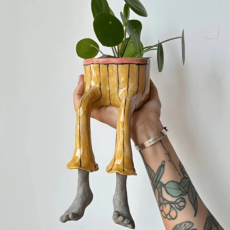 Whimsical Resin Leggy Planter  - The Plant Parent avaliação e preço